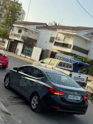 Hyundai Avante 2015 Gris