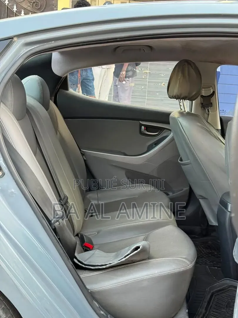 Hyundai Avante 2015 Gris