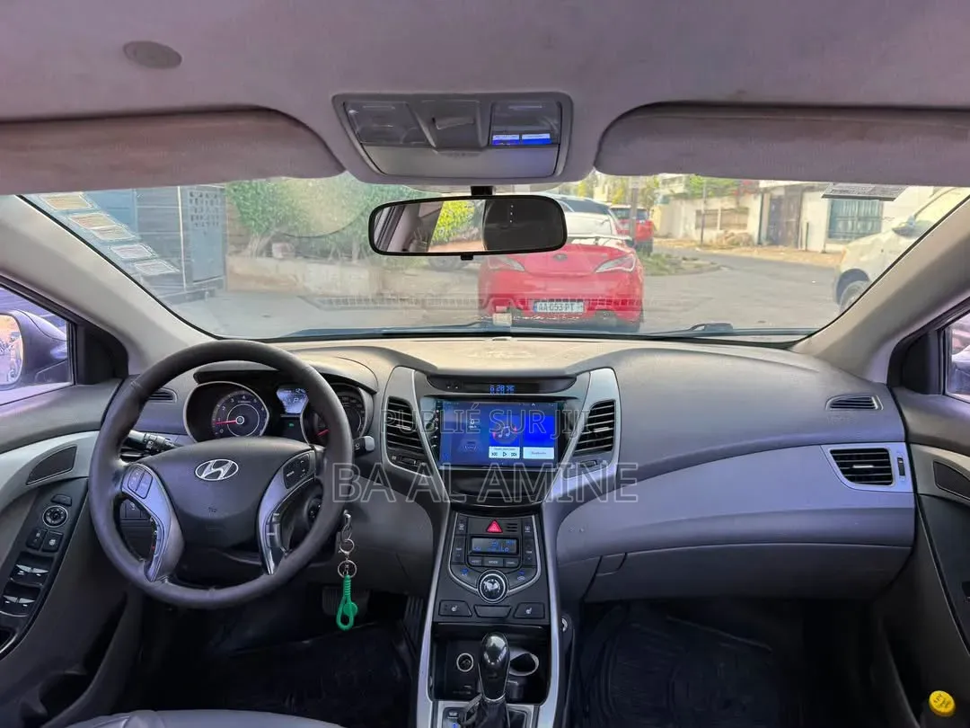 Hyundai Avante 2015 Gris