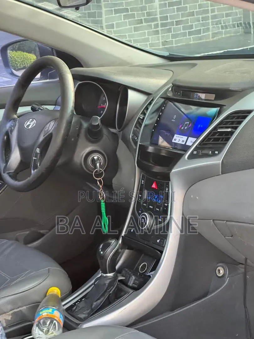 Hyundai Avante 2015 Gris