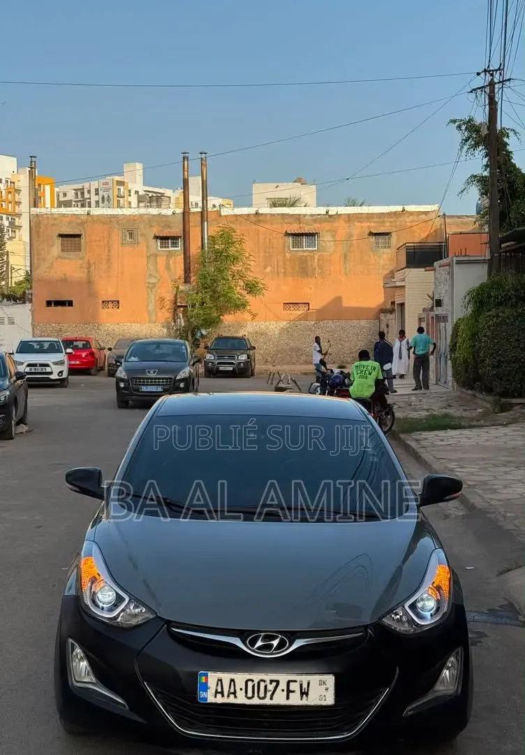 Hyundai Avante 2015 Gris