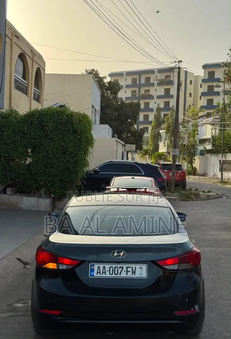 Hyundai Avante 2015 Gris