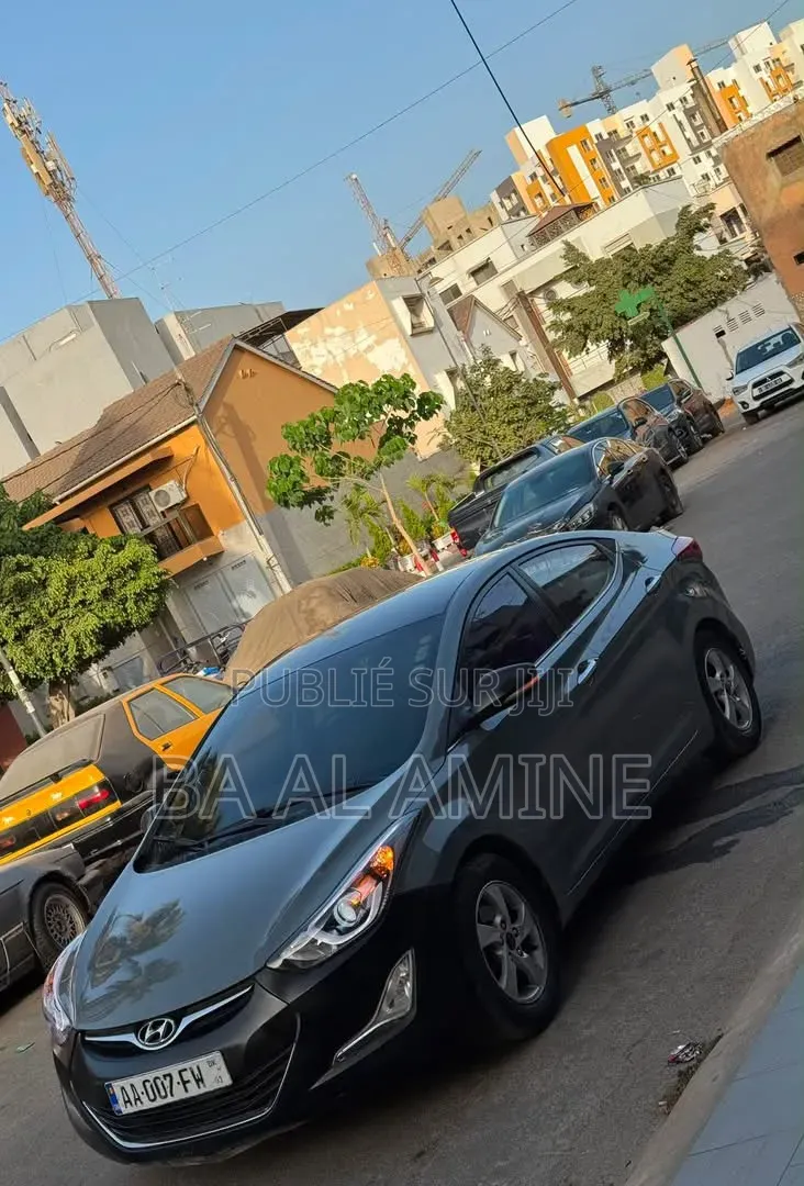 Hyundai Avante 2015 Gris