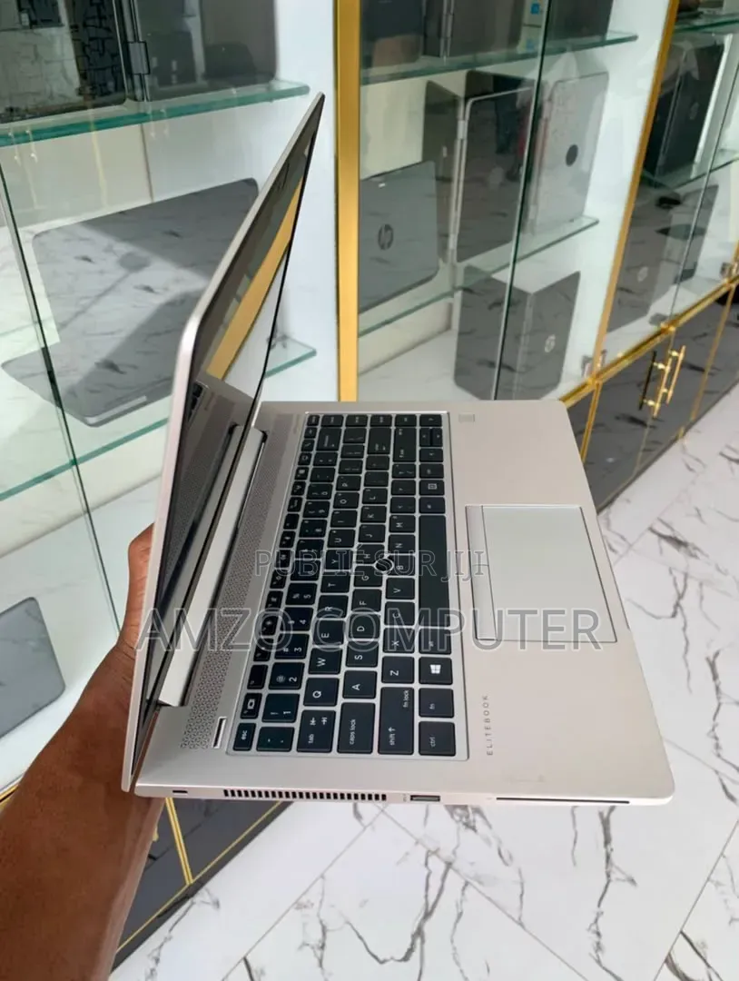 Ordinateur portable HP MT44 8GB AMD Ryzen 5 SSD 256GB