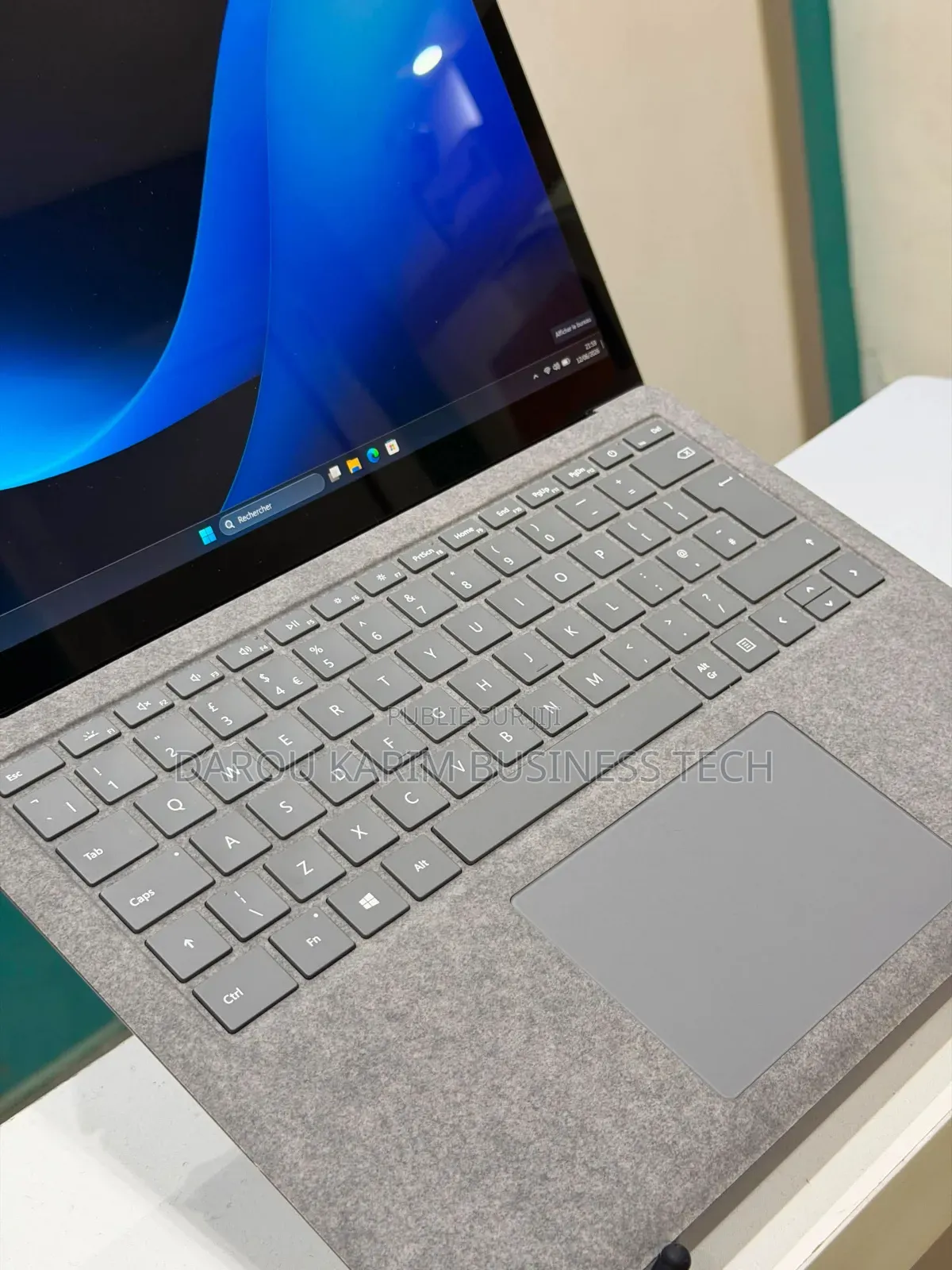 Nouveau Microsoft Surface Laptop 4 16GB AMD Ryzen 5 SSD 256GB