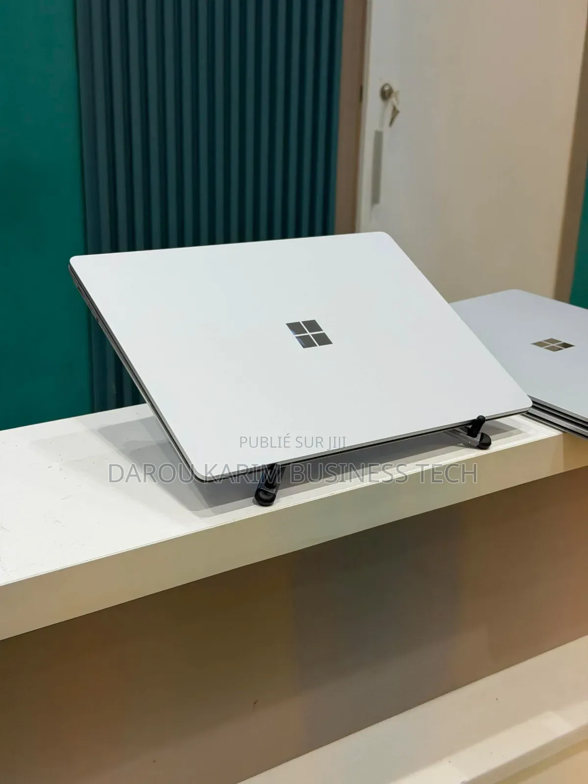 Nouveau Microsoft Surface Laptop 4 16GB AMD Ryzen 5 SSD 256GB