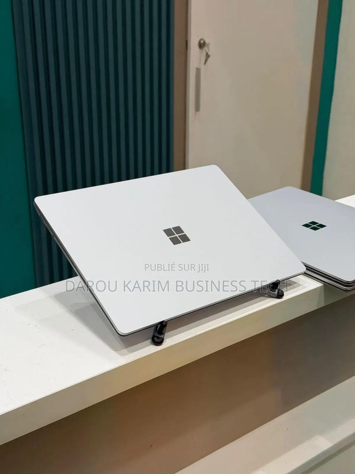 Nouveau Microsoft Surface Laptop 4 16GB AMD Ryzen 5 SSD 256GB