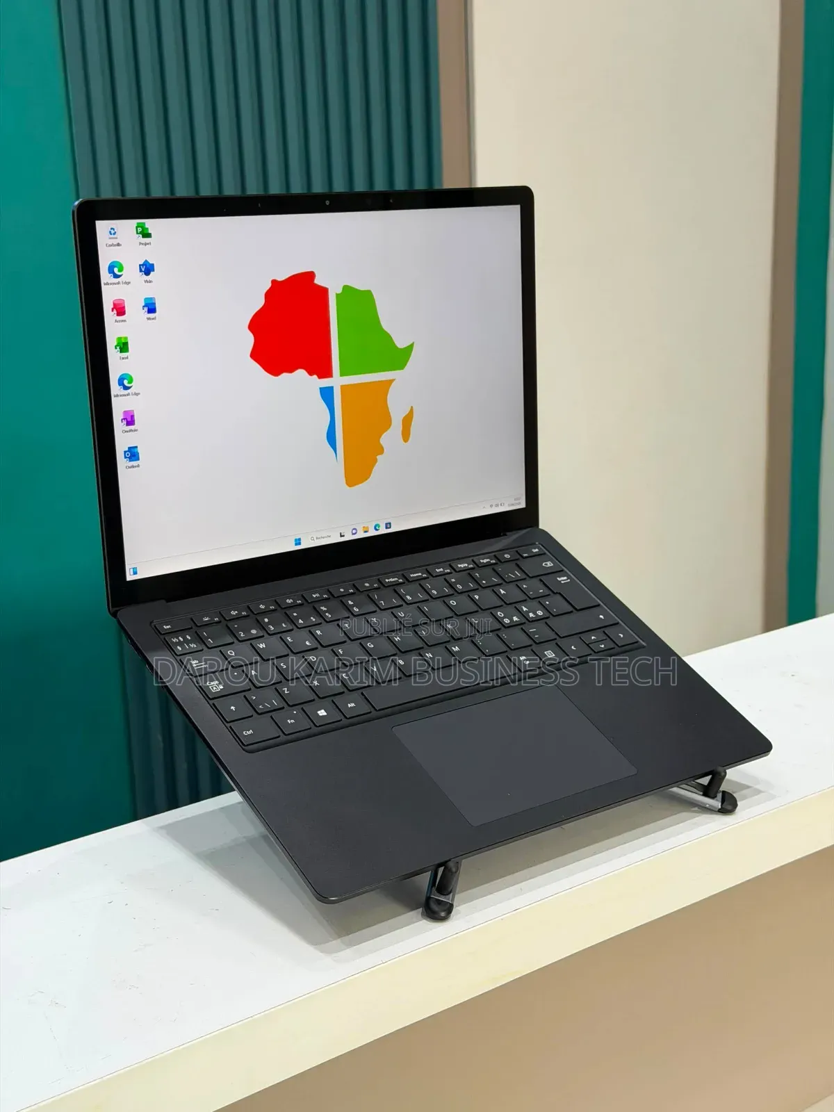 Nouveau Microsoft Surface Laptop 4 16GB AMD Ryzen 7 SSD 512GB