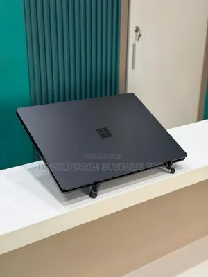 Nouveau Microsoft Surface Laptop 4 16GB AMD Ryzen 7 SSD 512GB