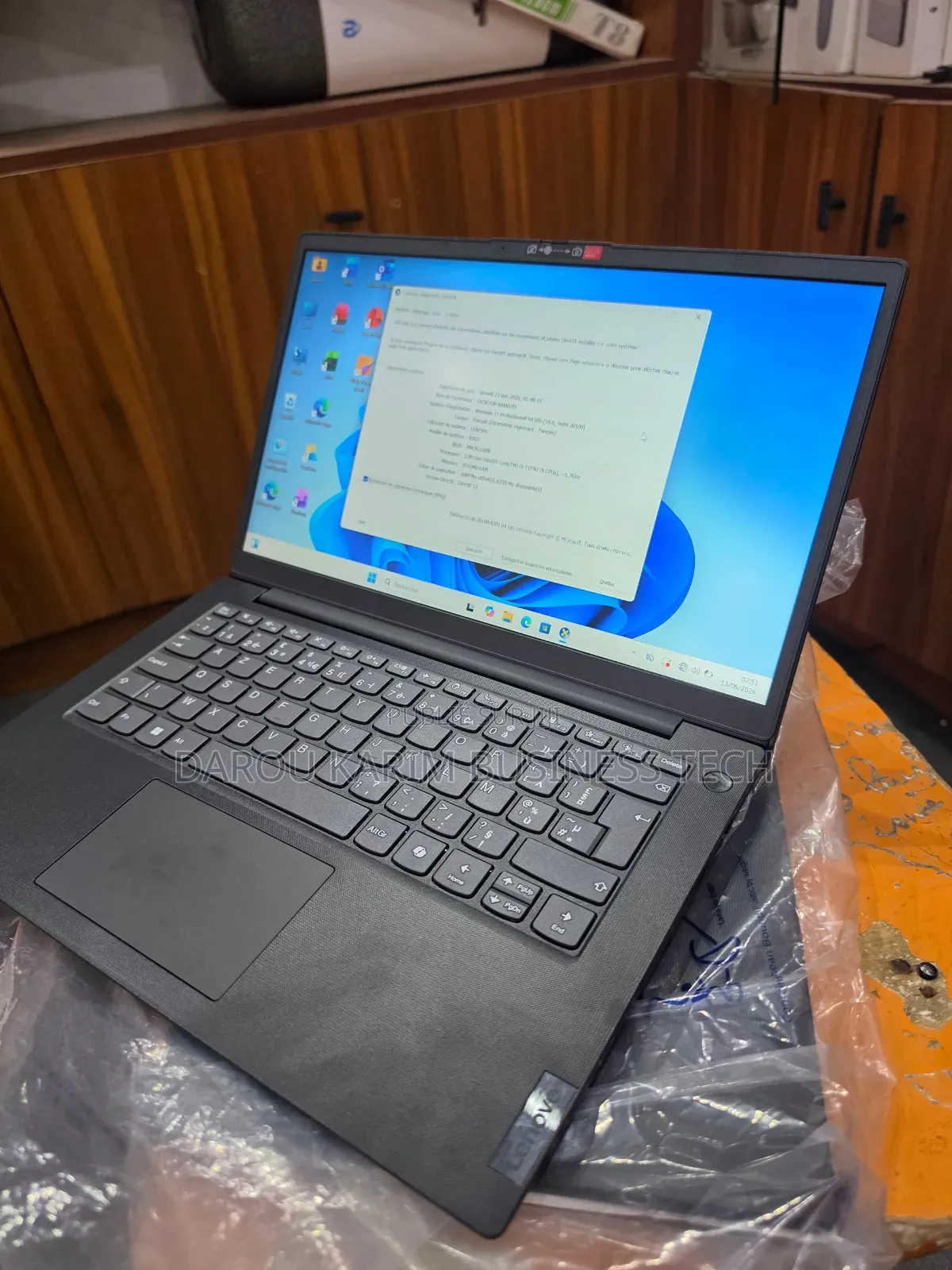 Nouveau Ordinateur portable Lenovo Y40-80 8GB Intel Core i3 SSD 256GB
