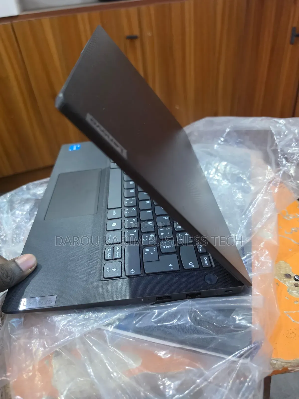 Nouveau Ordinateur portable Lenovo Y40-80 8GB Intel Core i3 SSD 256GB