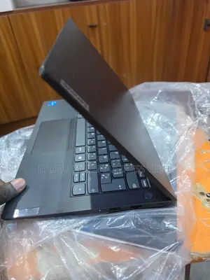 Nouveau Ordinateur portable Lenovo Y40-80 8GB Intel Core i3 SSD 256GB