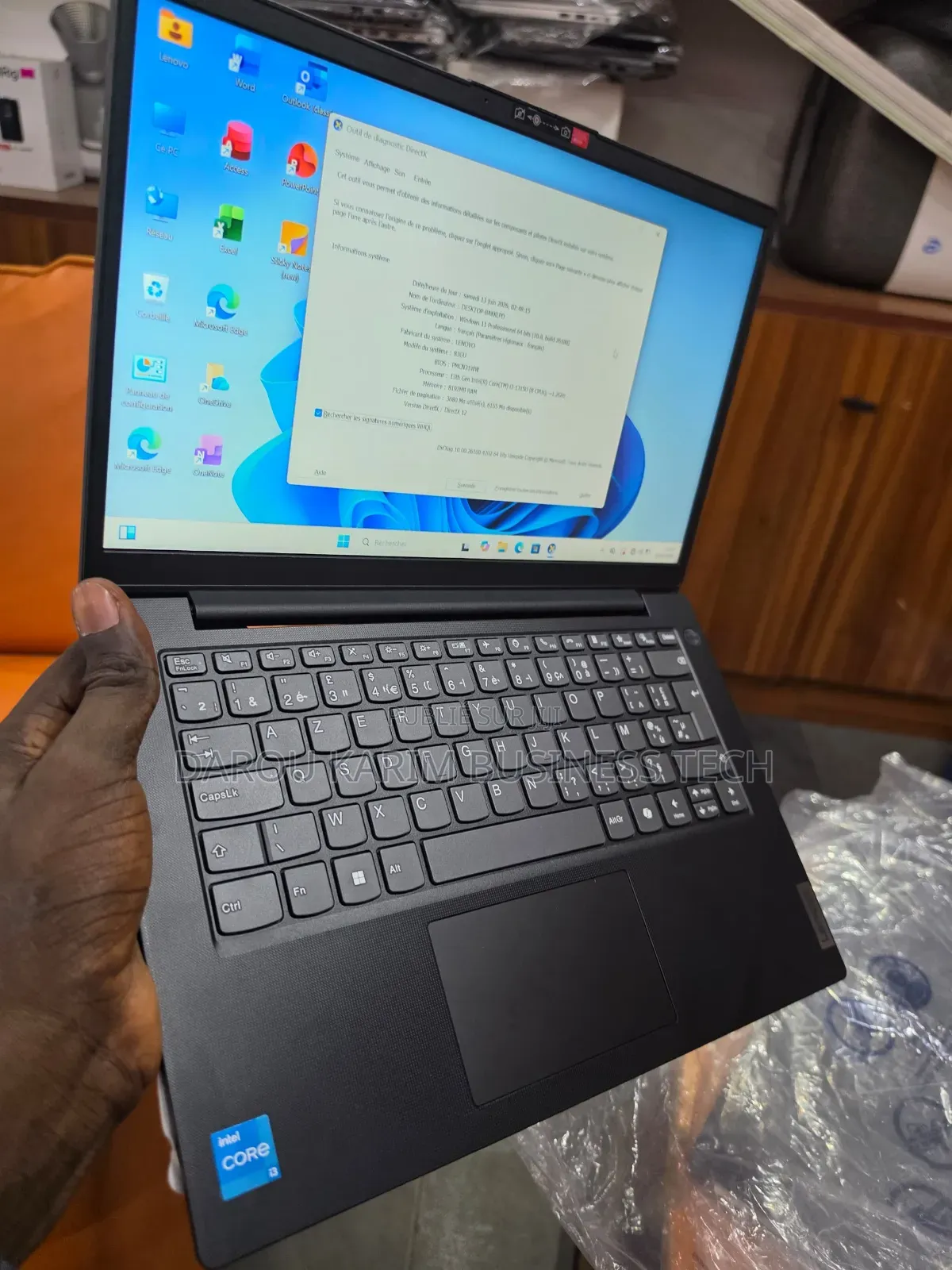 Nouveau Ordinateur portable Lenovo Y40-80 8GB Intel Core i3 SSD 256GB