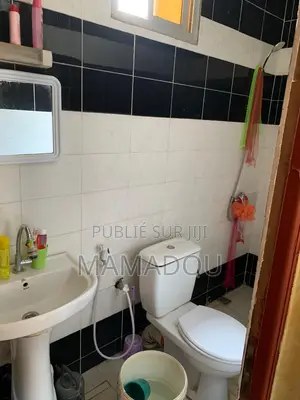 Meublé 4chbre Appartement dans Ouakam à Vendre