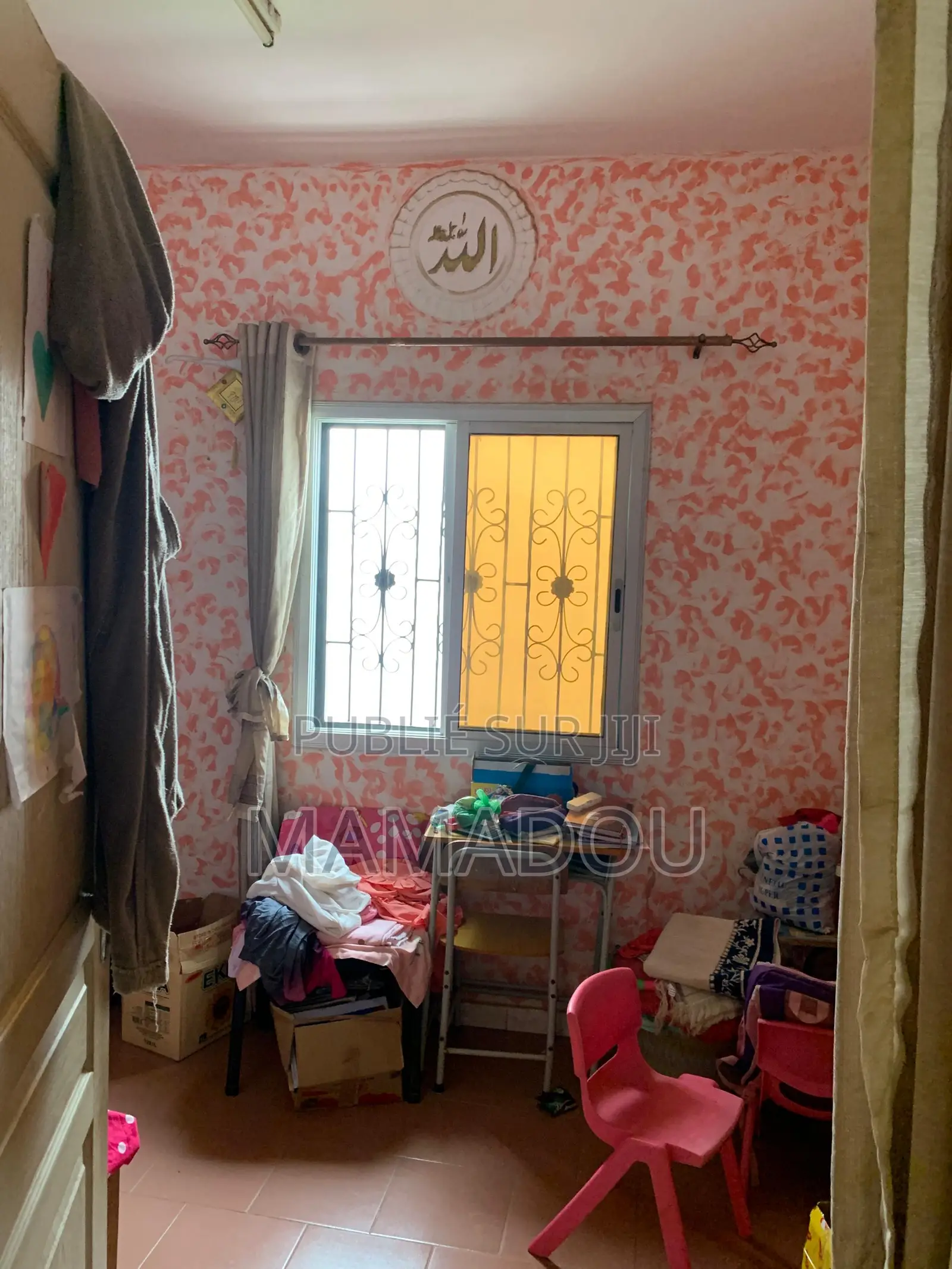 Meublé 4chbre Appartement dans Ouakam à Vendre