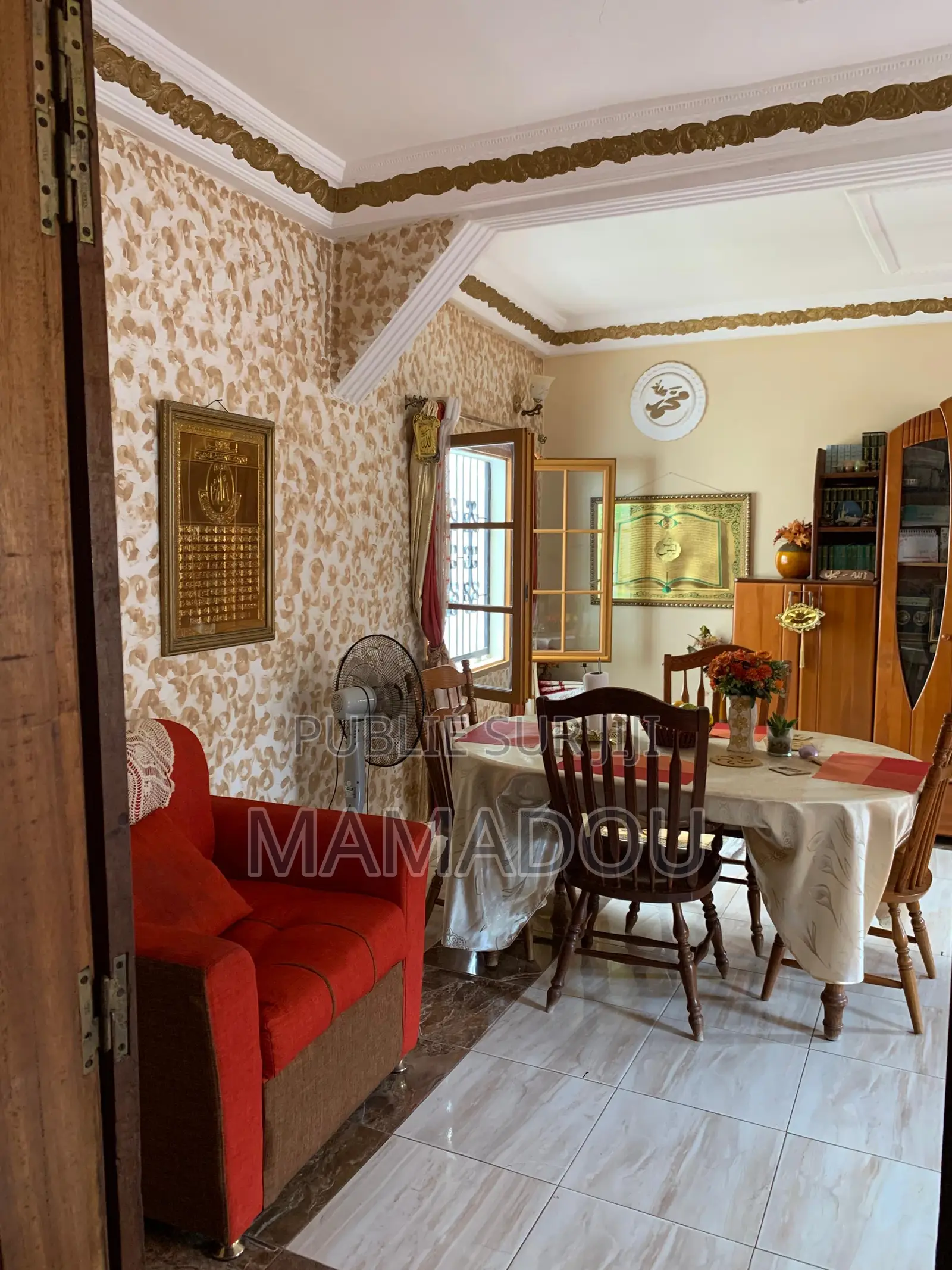 Meublé 4chbre Appartement dans Ouakam à Vendre