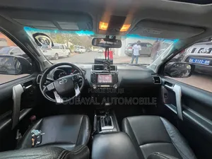 Toyota Land Cruiser Prado 2017 Noir Mat