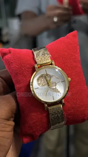 Publication 01 | Montre Personnalisée À 10.000fdisponi