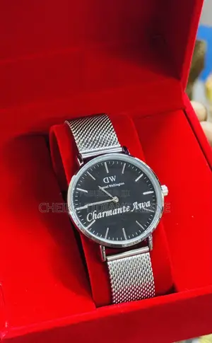 Publication 01 | Montre Personnalisée À 10.000fdisponi