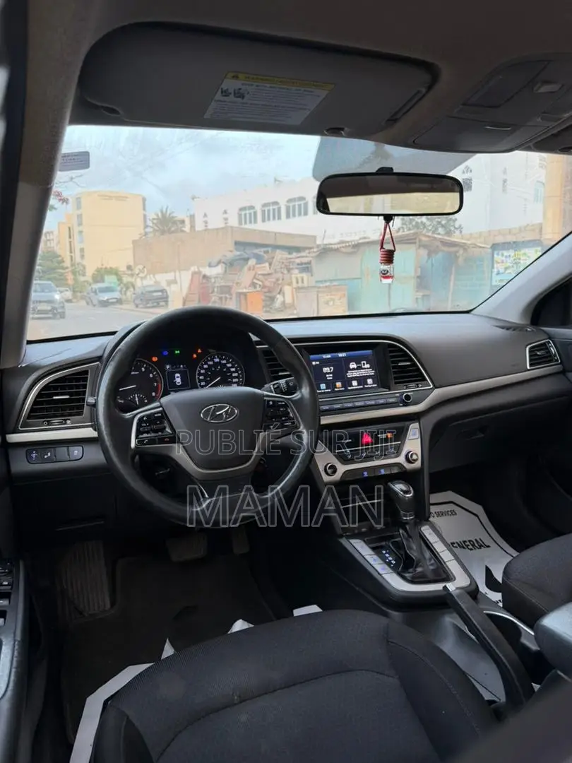 Hyundai Elantra 2017 Gris