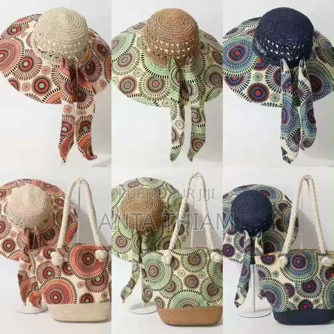 Ensemble Sacs Et Chapeaux En Paille