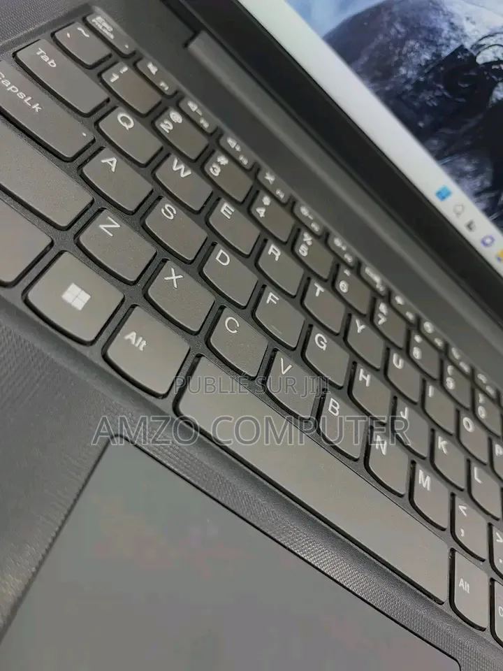Nouveau Ordinateur portable Lenovo V15 G4 8GB AMD Ryzen 3 SSD 512GB
