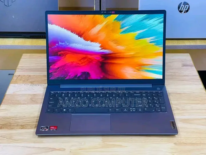 Nouveau Ordinateur portable Lenovo V15 G4 8GB AMD Ryzen 3 SSD 512GB