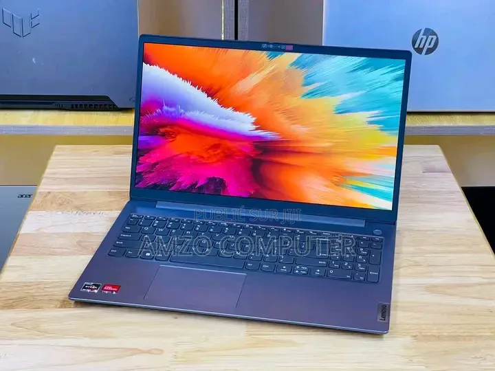Nouveau Ordinateur portable Lenovo V15 G4 8GB AMD Ryzen 3 SSD 512GB