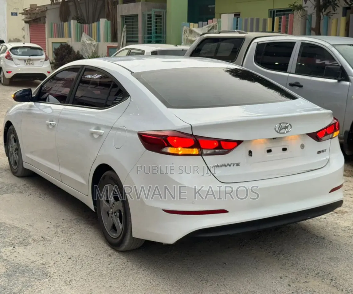 Hyundai Avante 2017 Blanc
