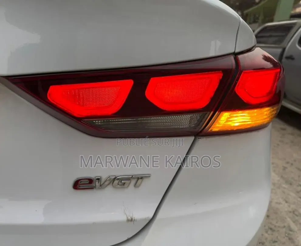 Hyundai Avante 2017 Blanc