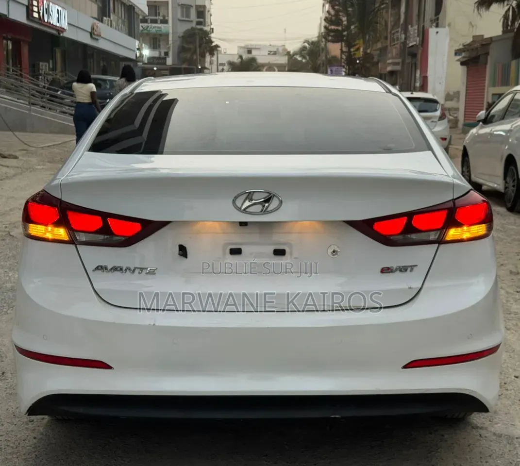 Hyundai Avante 2017 Blanc
