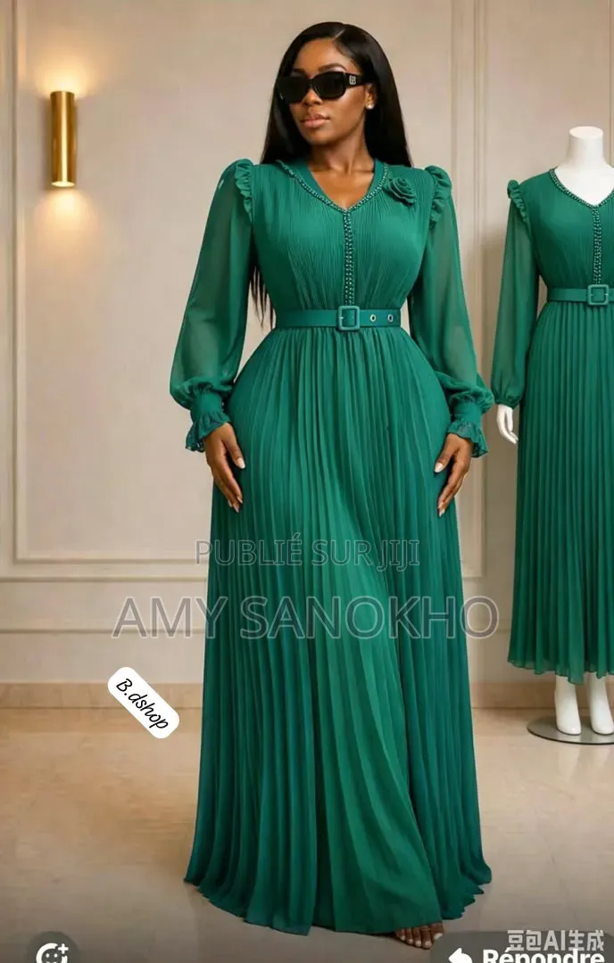 Robe Disponible en Plusieurs Couleurs