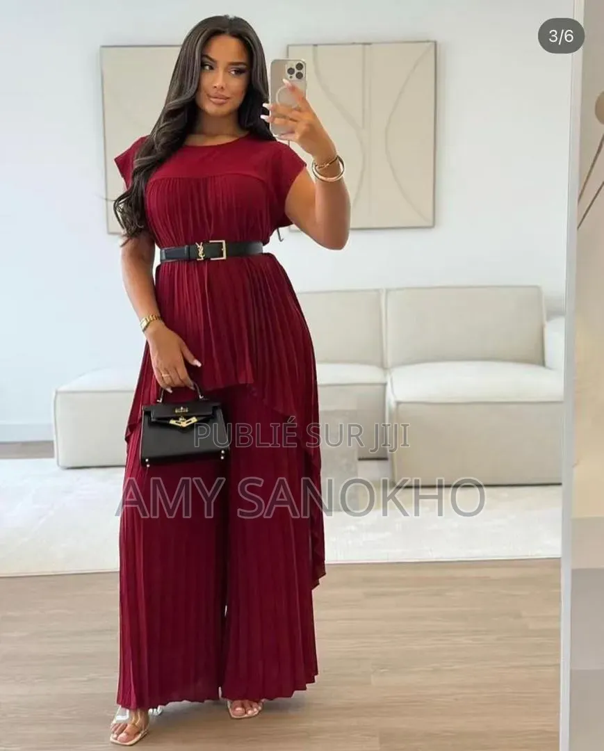 Robe Disponible en Plusieurs Couleurs