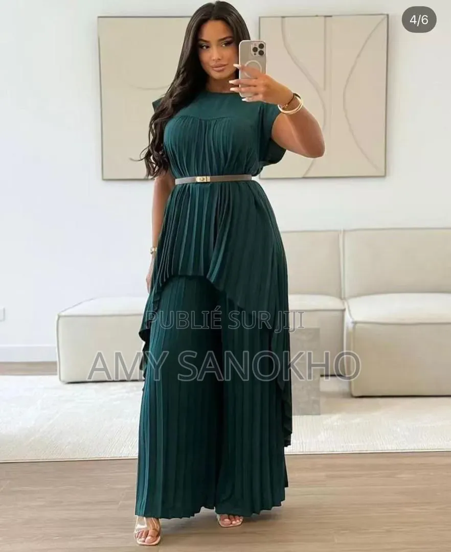 Robe Disponible en Plusieurs Couleurs