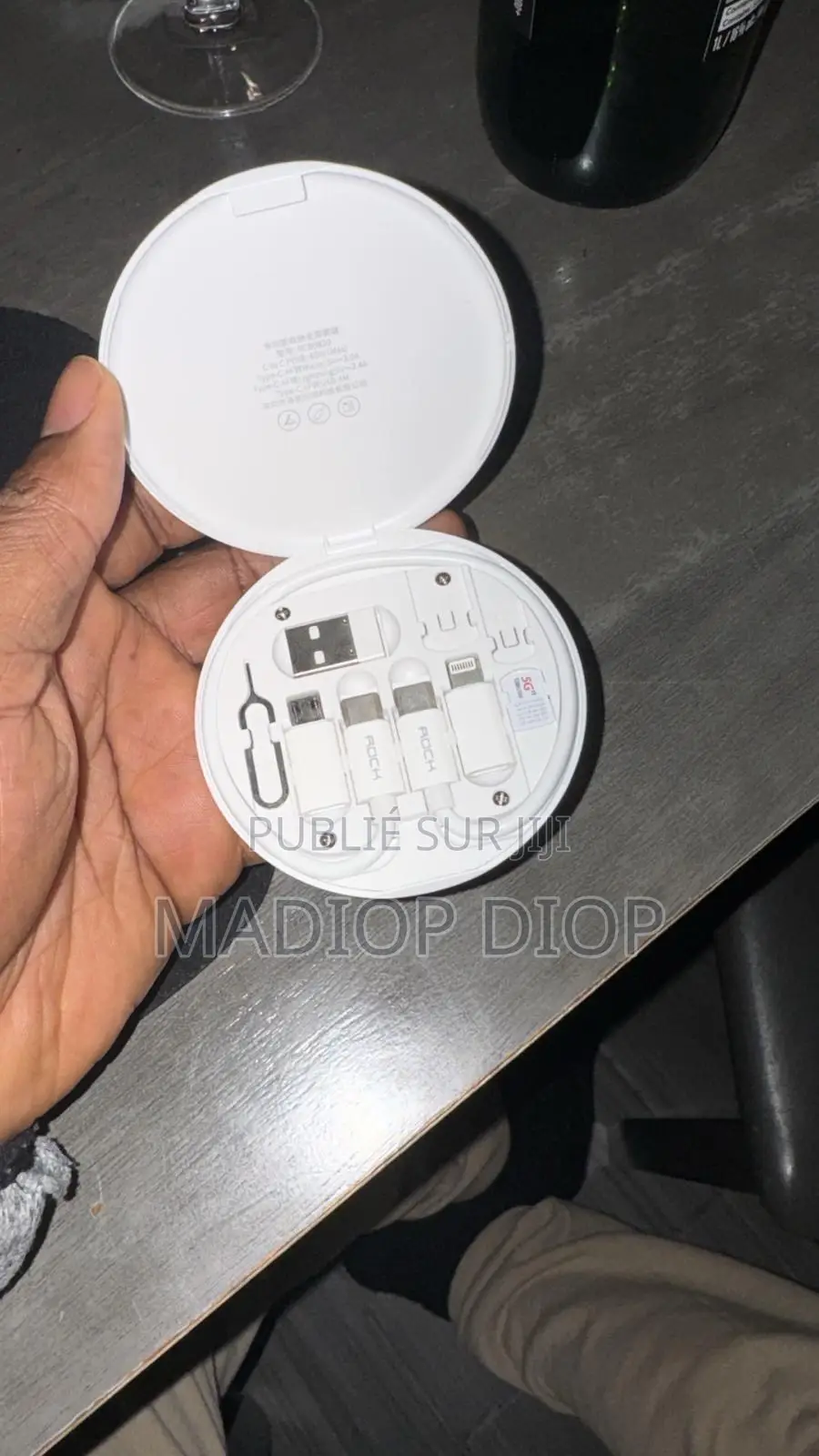 Boite Pour Chargeur Et Garder Vos Puces
