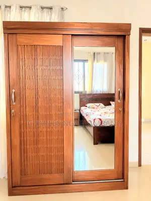 Armoire Presque Neuve