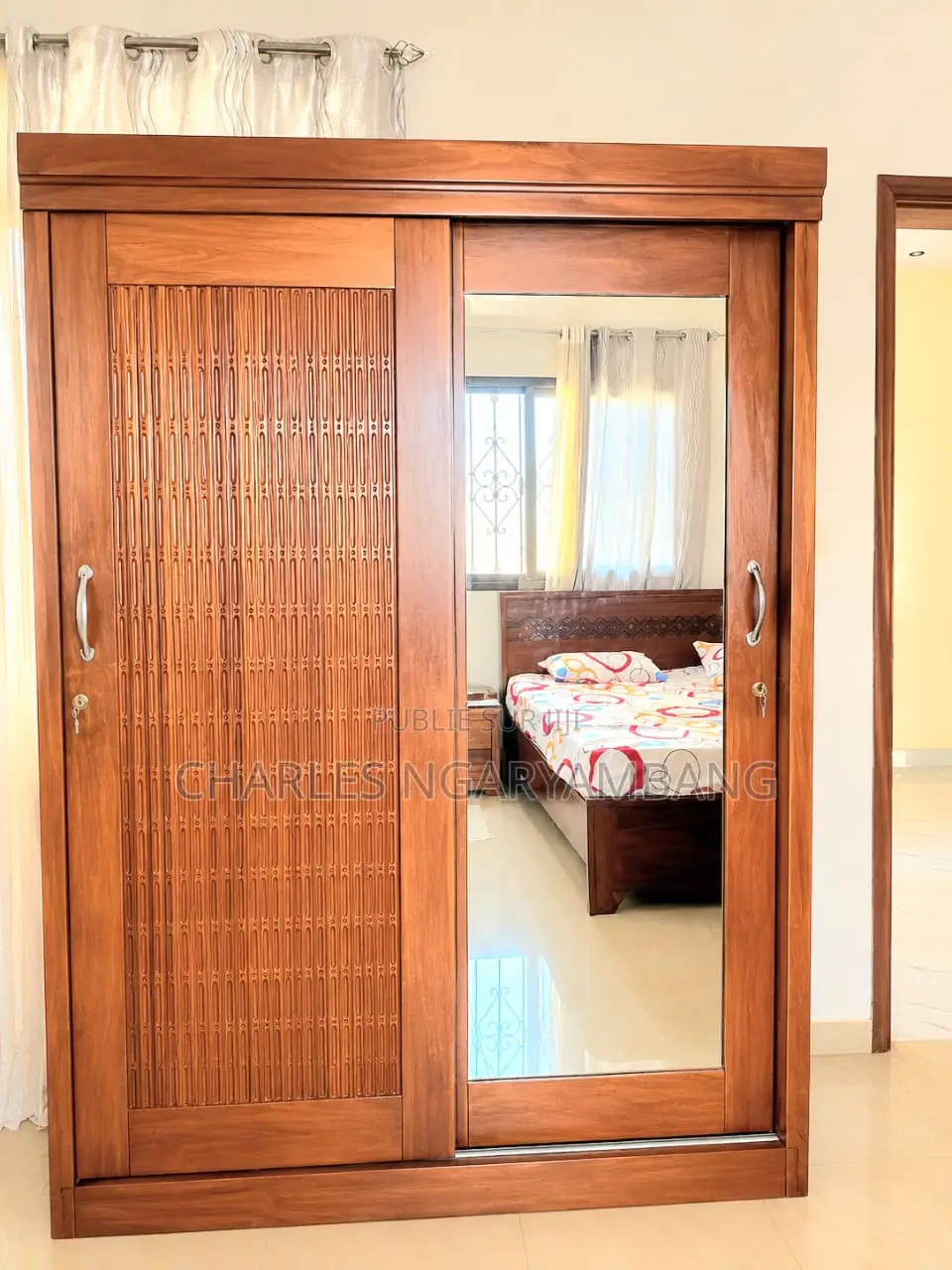 Armoire Presque Neuve
