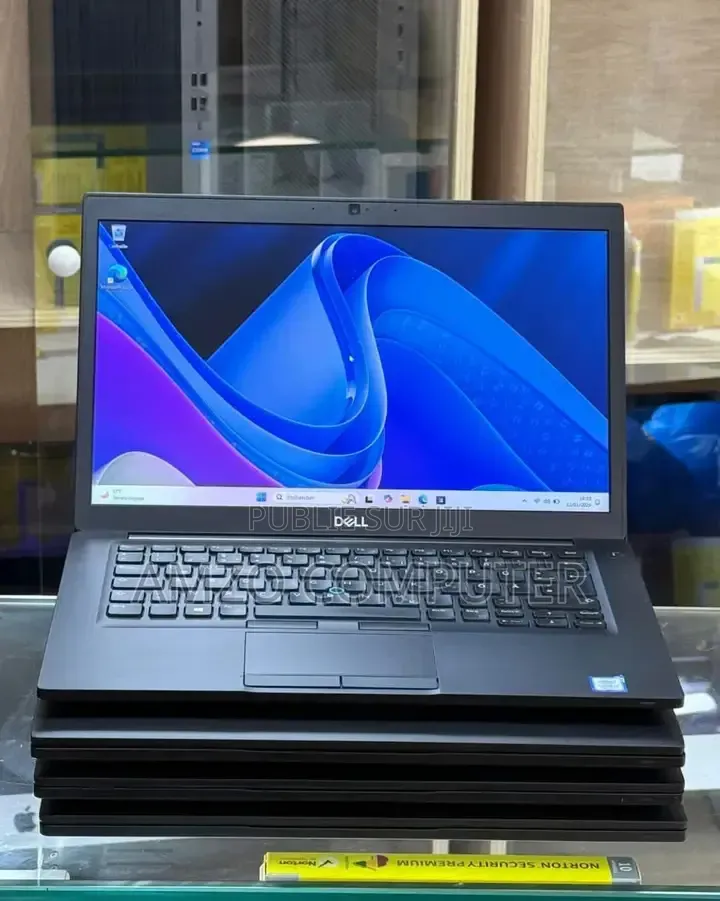 Ordinateur portable Dell Latitude 7490 8GB Intel Core i7 SSD 256GB