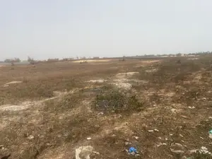 Terrain Industriel De 4,03 Hectares : Le Terrain Idéal Pour Bâtir !
