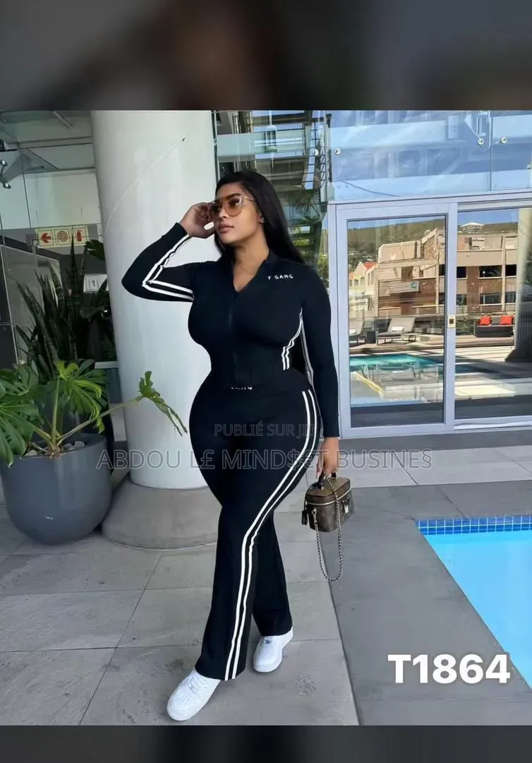 Ensemble Taille Standard Disponible