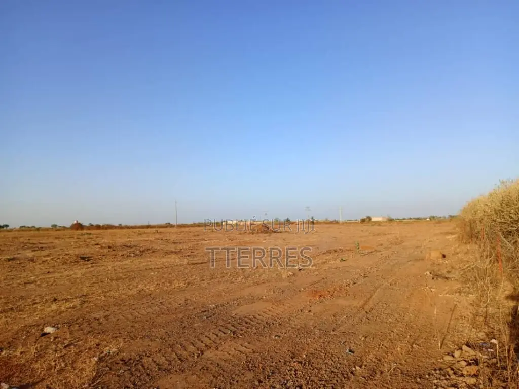 Terrain Industriel De 4,33 Hectares Vers Notto Diobass – Thiès