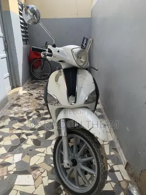 Nouveau Piaggio Trotinette 2009 Blanc