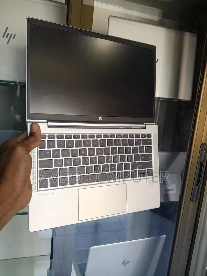 Ordinateur portable HP 630 16GB AMD Ryzen 5 SSD 256GB