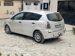 Toyota Verso 2009 Gris