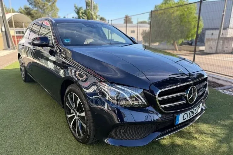 Mercedes-Benz E300 2020 Noir Mat