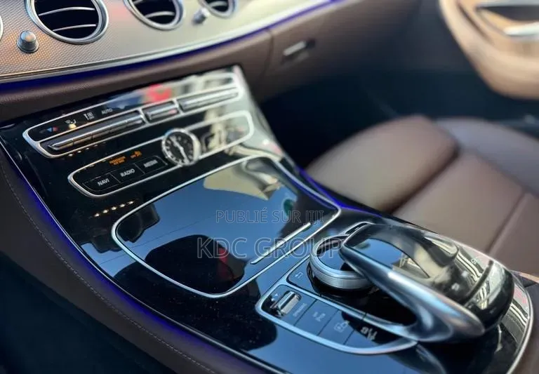 Mercedes-Benz E300 2020 Noir Mat