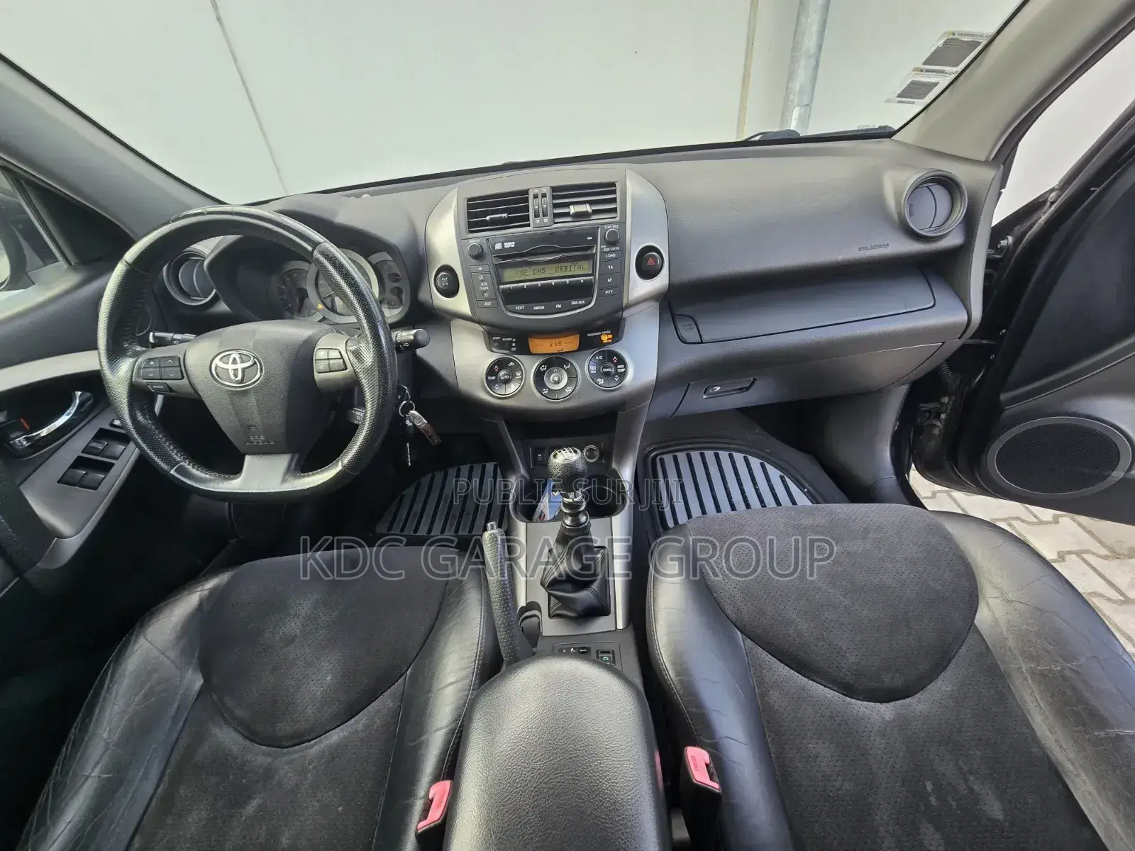Toyota RAV4 2010 Noir