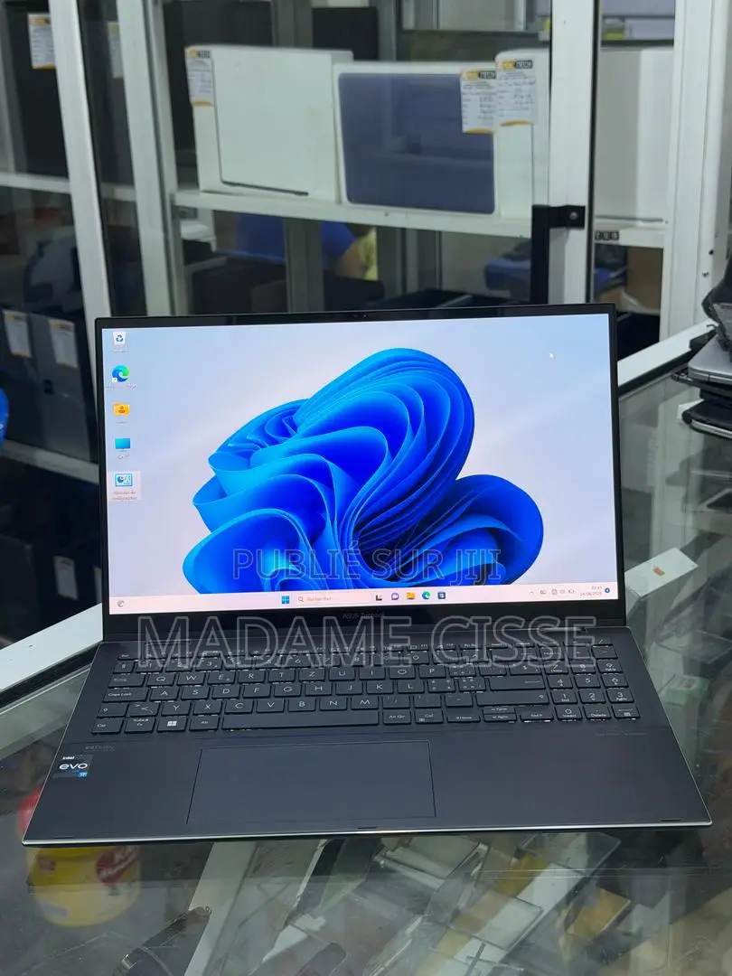 Nouveau Ordinateur portable Asus Autre 16GB Intel Core i7 SSD 1T