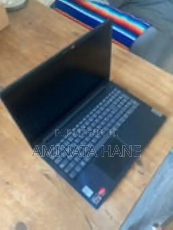 Nouveau Ordinateur portable Lenovo V15 G4 8GB AMD Ryzen 3 SSD 512GB