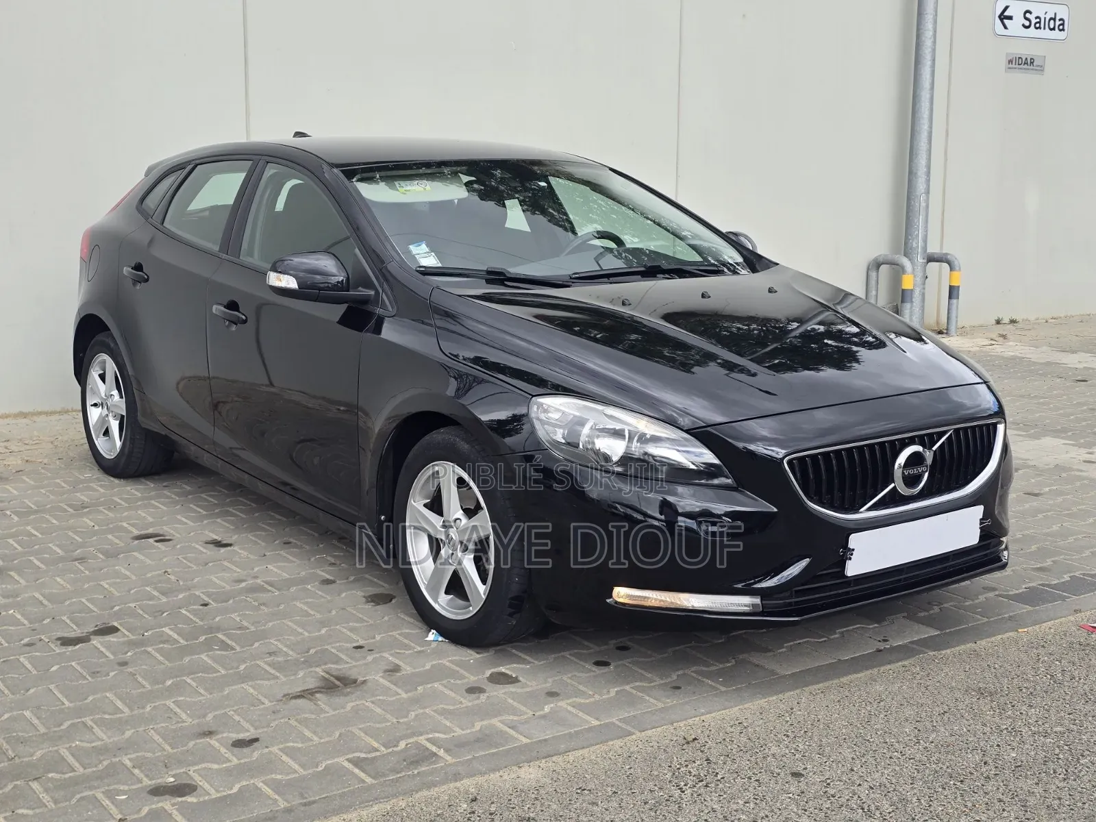 Volvo V40 2018 Noir